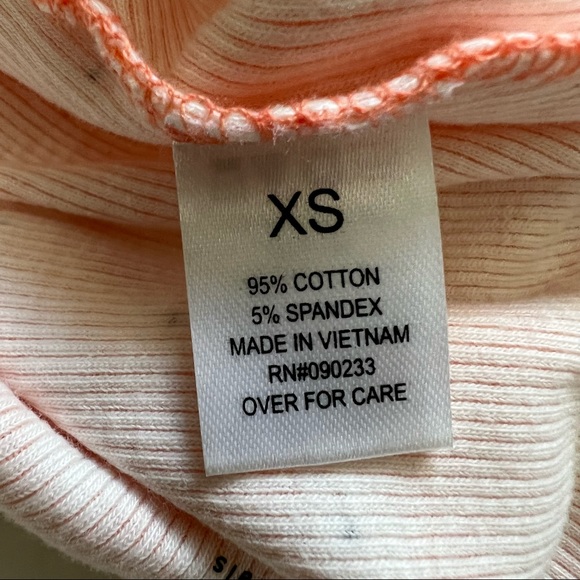 Me to We flower print Crop Top - Picture 5 of 5